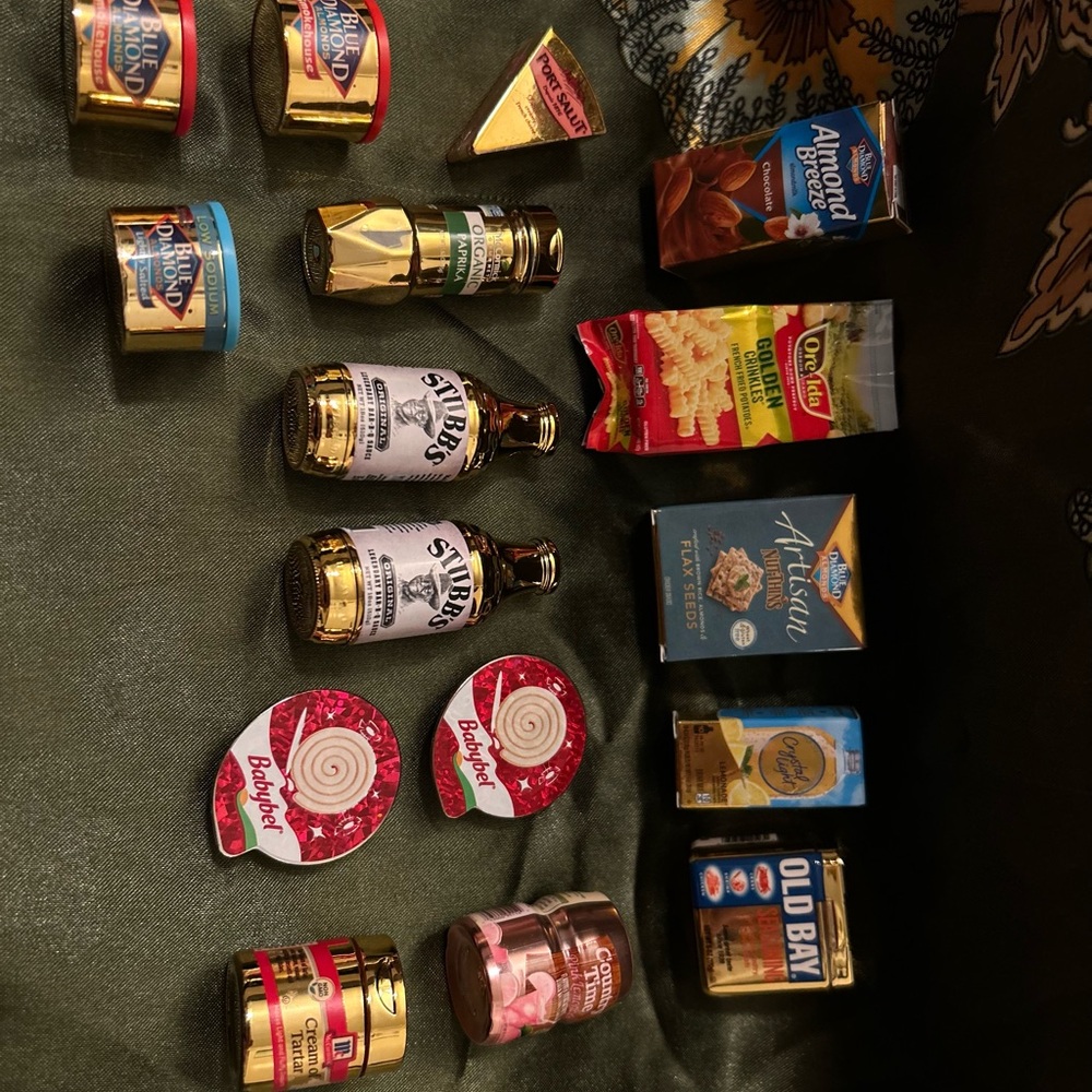 Mini Brands Golden